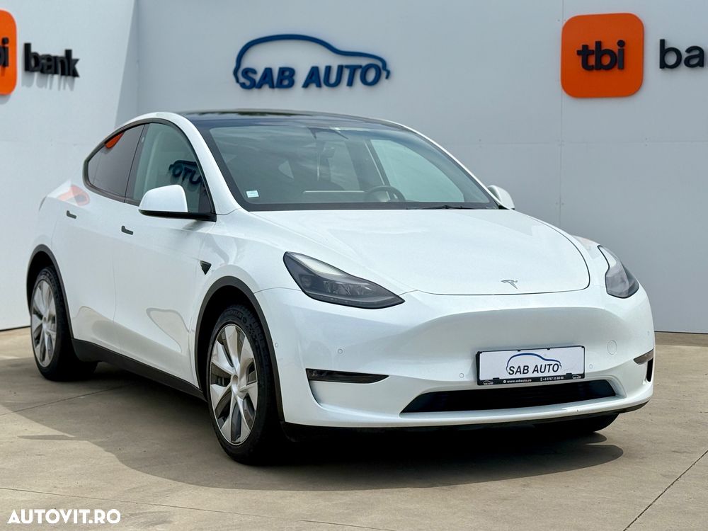 Tesla Model Y - 4