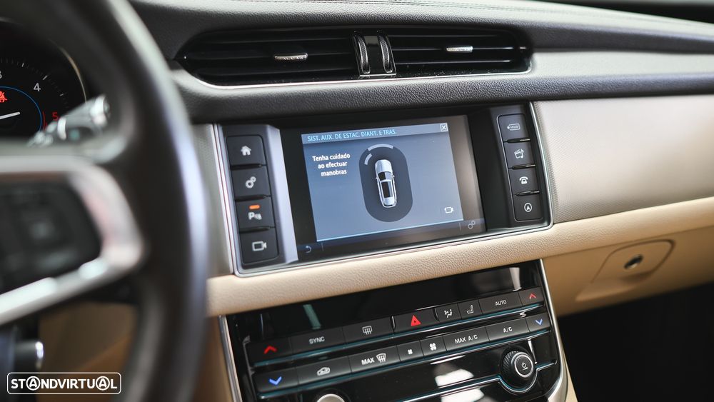 Jaguar XF Sportbrake 2.0 D Portfolio AWD Aut. - 3