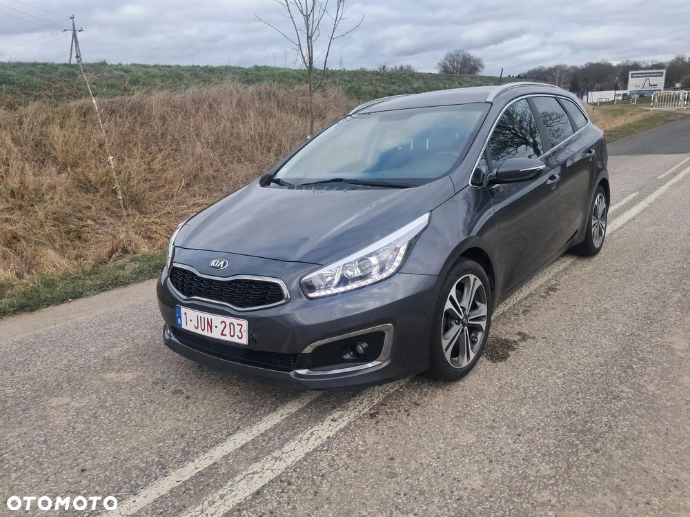 Kia Ceed 1.6 CRDi 136 ISG Dream Team Edition