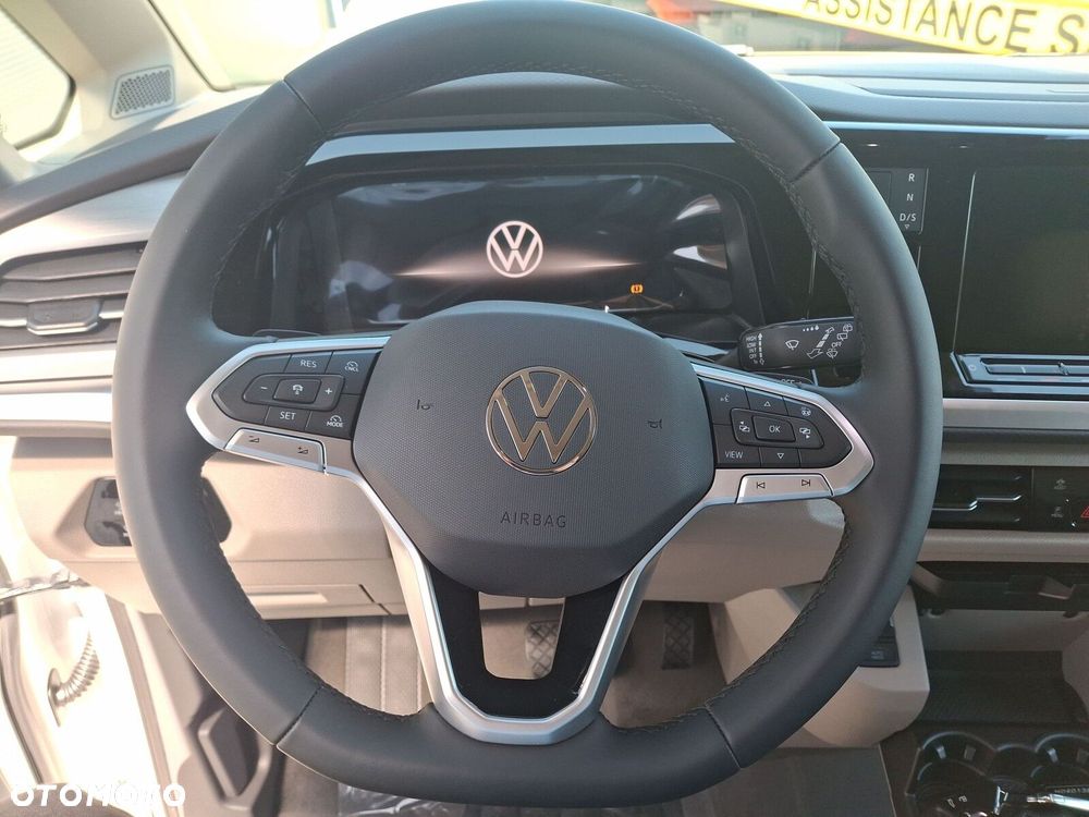 Volkswagen Multivan - 33