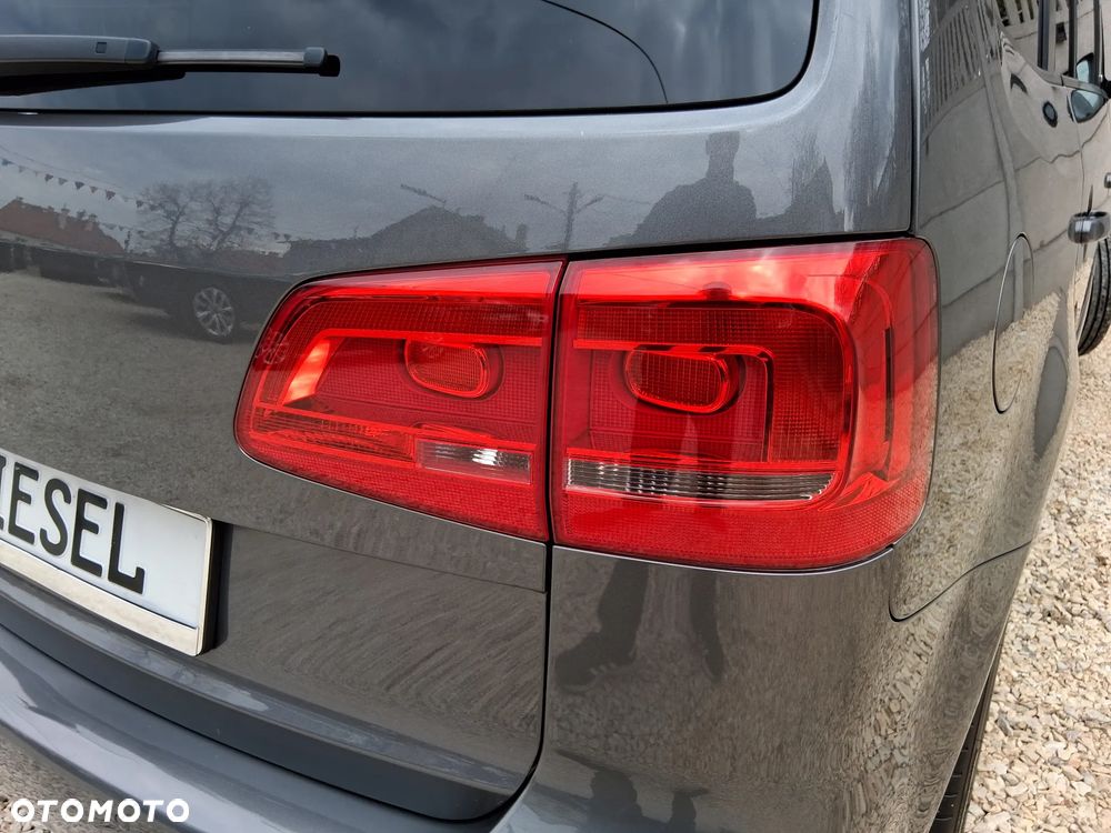 Volkswagen Touran 2.0 TDI DPF BlueMotion Technology STYLE - 25