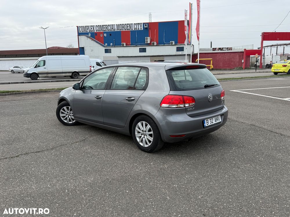 Volkswagen Golf 1.6 TDI DPF BlueMotion Technology Comfortline - 8