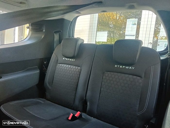 Dacia Lodgy TCe 115 Stepway - 37