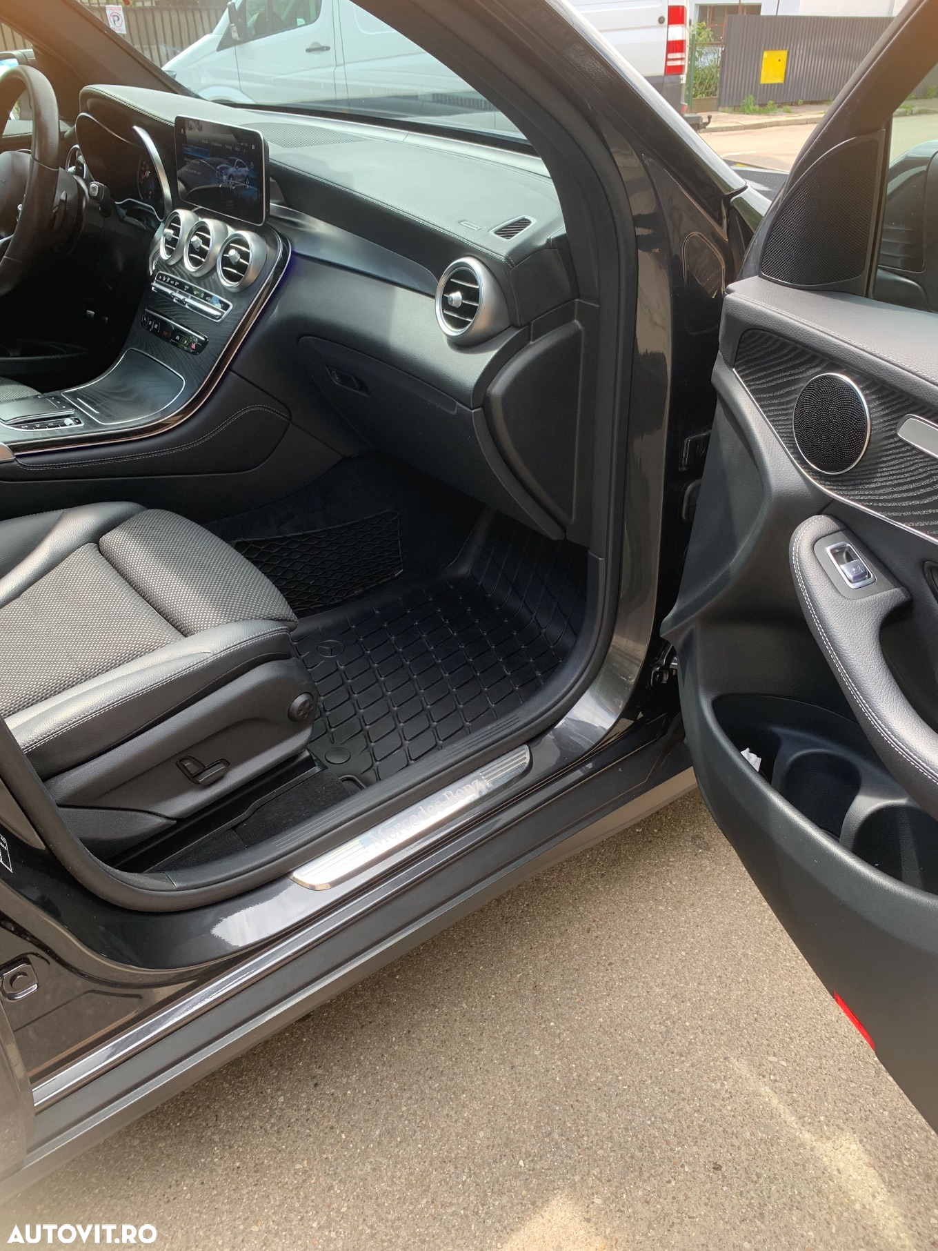 Mercedes-Benz GLC Coupe 300 e 4Matic 9G-TRONIC Exclusive - 24