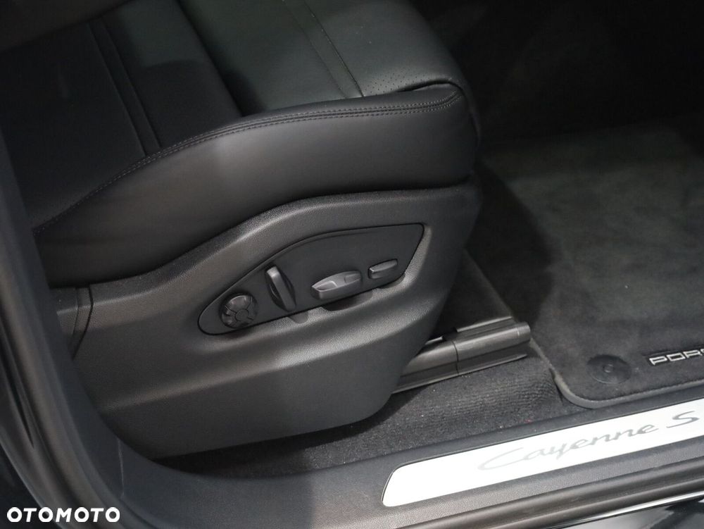 Porsche Cayenne - 19
