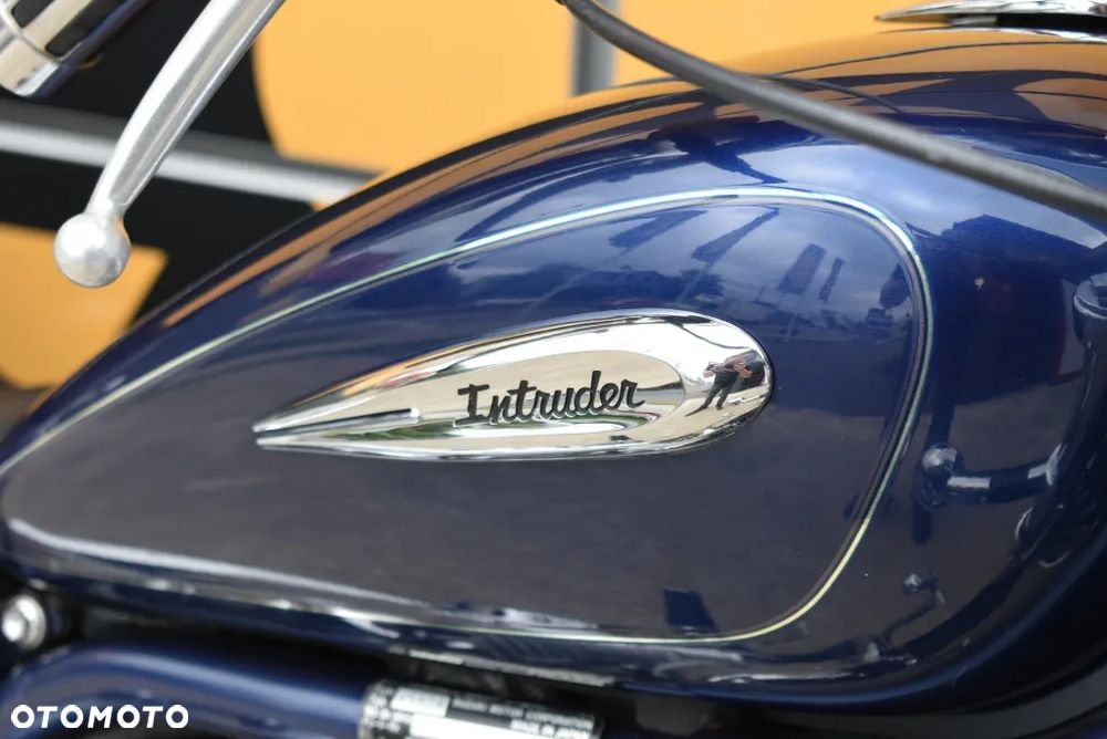 Suzuki Intruder - 35