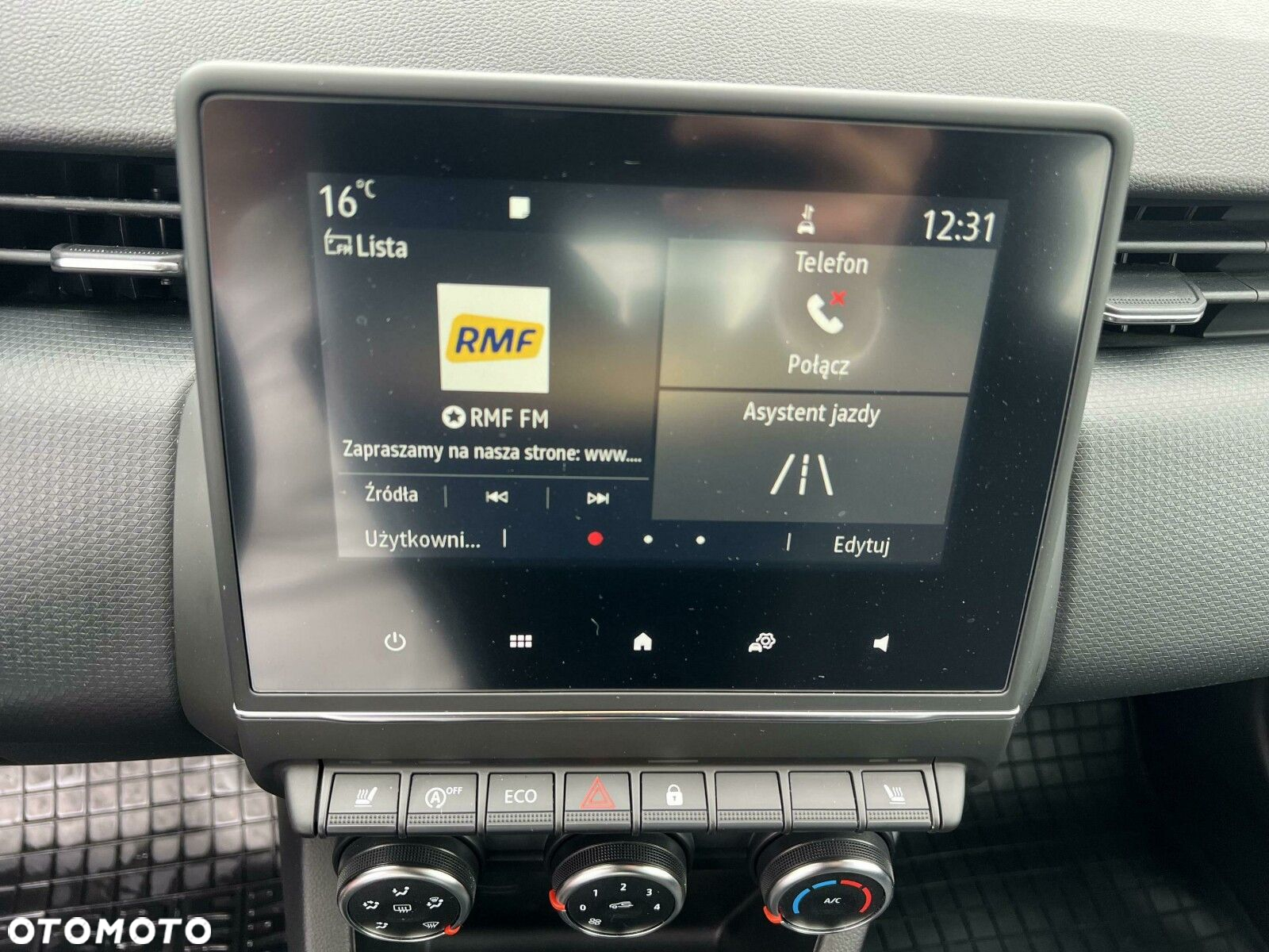 Renault Clio - 11