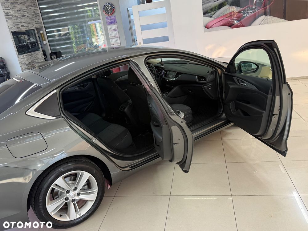 Opel Insignia 1.5 T Exclusive S&S - 26