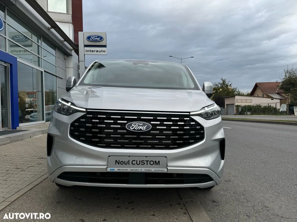 Ford Tourneo Custom - 1