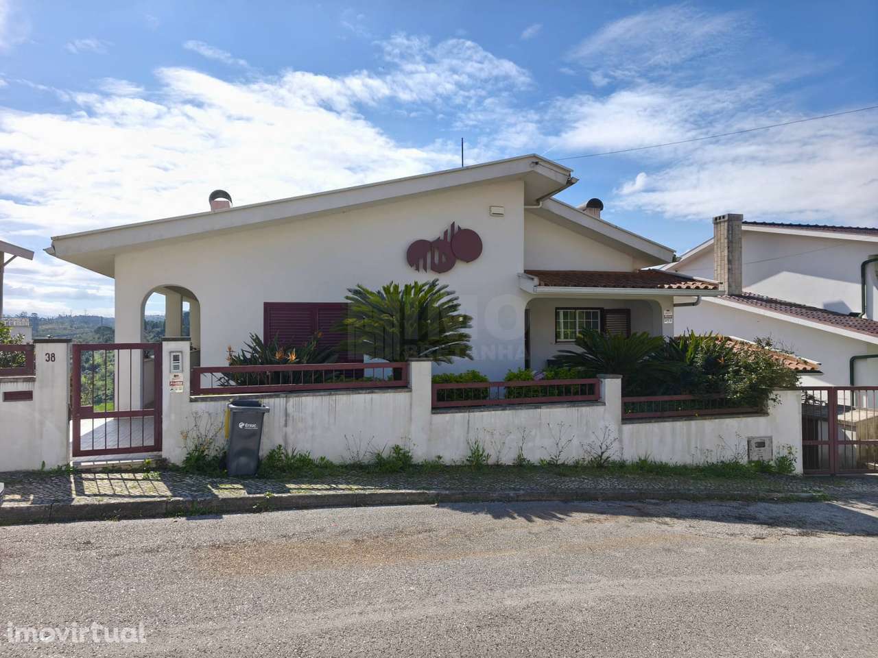 Moradia T6+3 c/ Piscina e Garagem - Coimbra - Grande imagem: 2/36