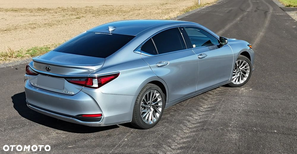 Lexus ES 300h Omotenashi - 2
