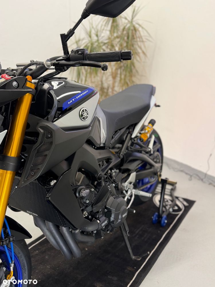 Yamaha MT - 7