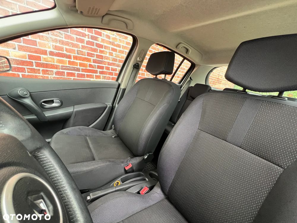 Renault Clio - 13
