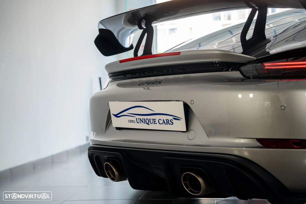 Porsche 718 Cayman GT4 RS - 14