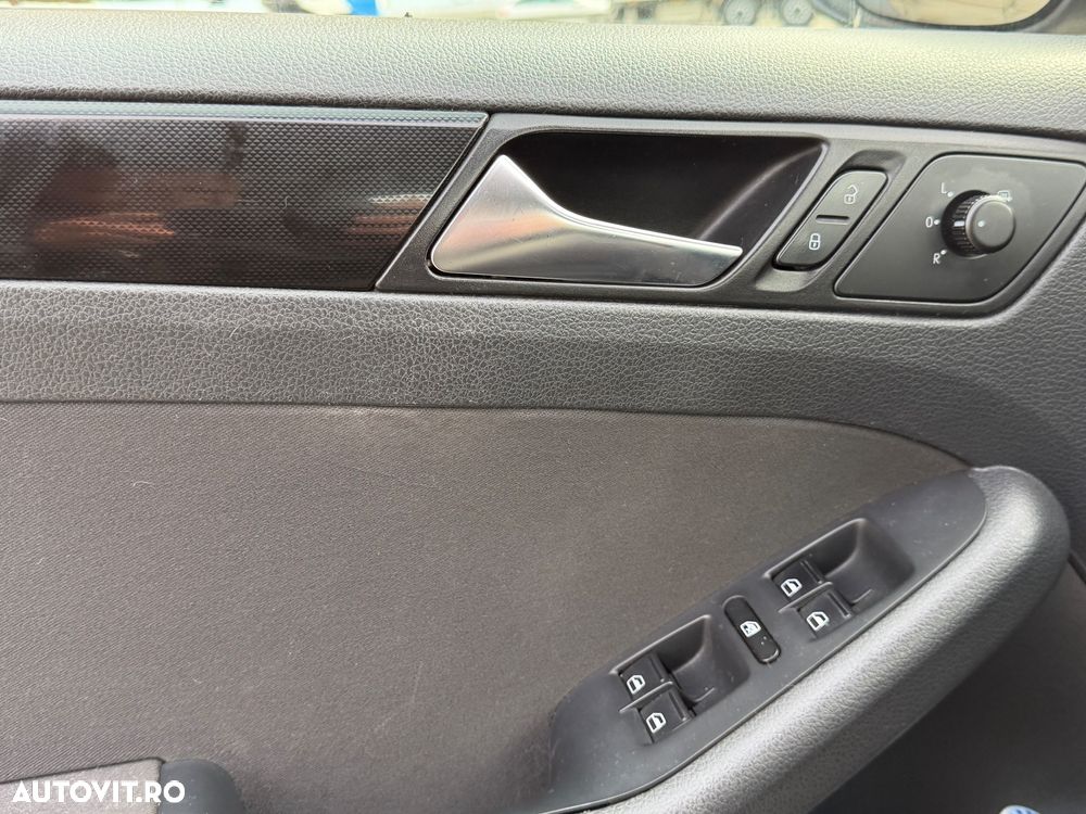 Volkswagen Jetta 1.2 TSI Comfortline - 8