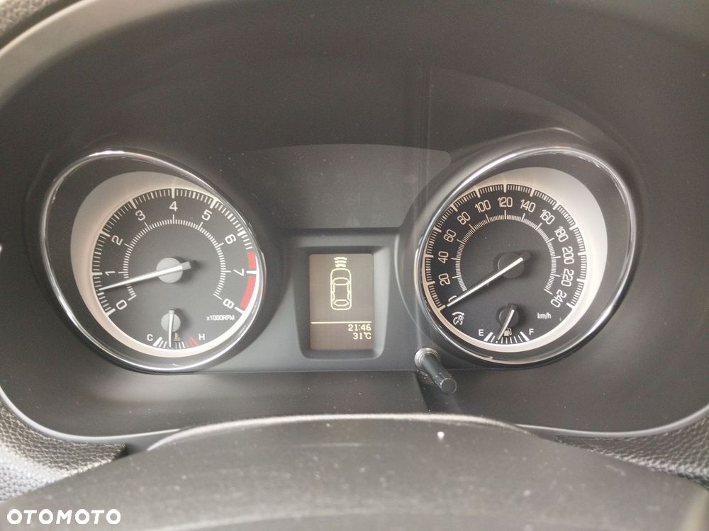 Suzuki Kizashi 2.4 Sport - 14