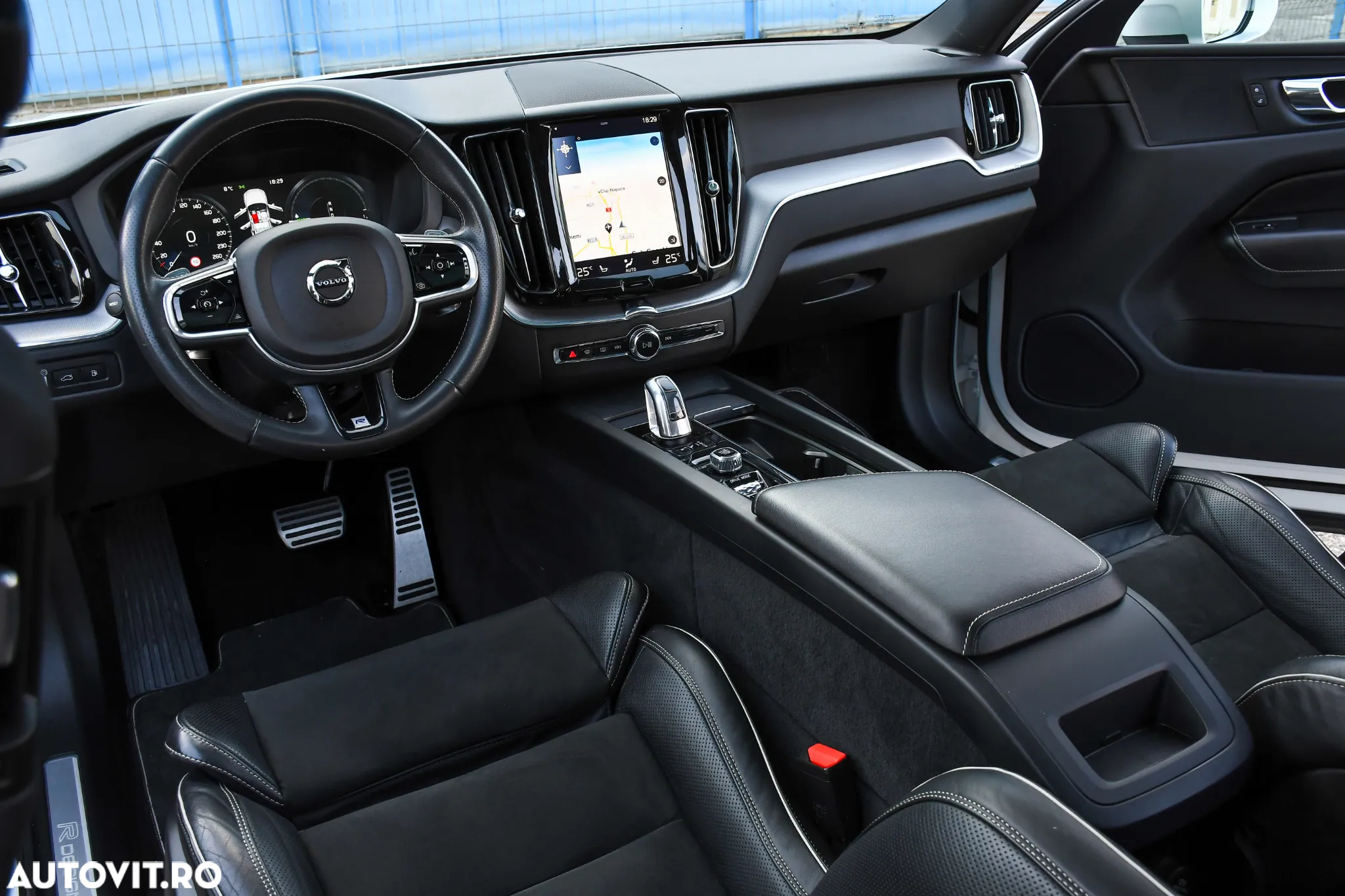 Volvo XC 60 T8 Twin Engine AWD Geartronic RDesign - 35
