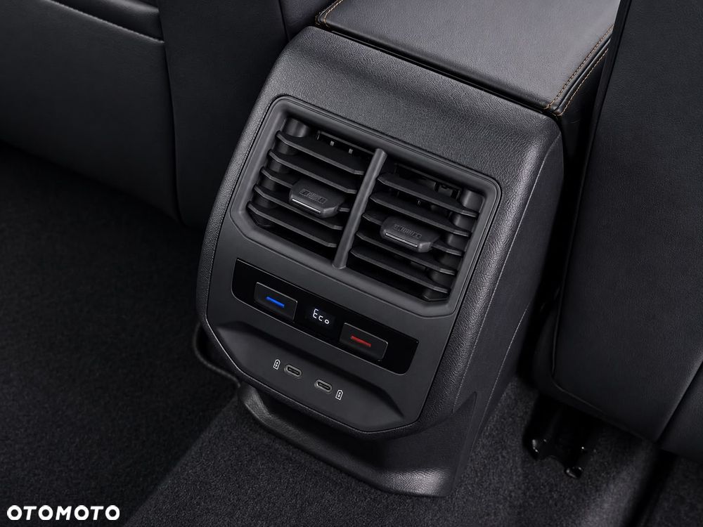 Cupra Formentor 1.4 e-Hybrid DSG Priority - 36