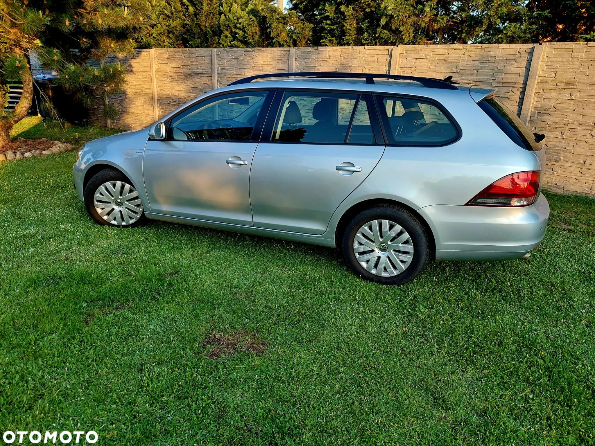 Volkswagen Golf 1.6 TDI DPF BlueMotion Technology Comfortline - 12