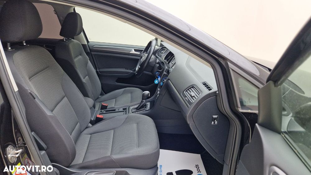 Volkswagen Golf - 16