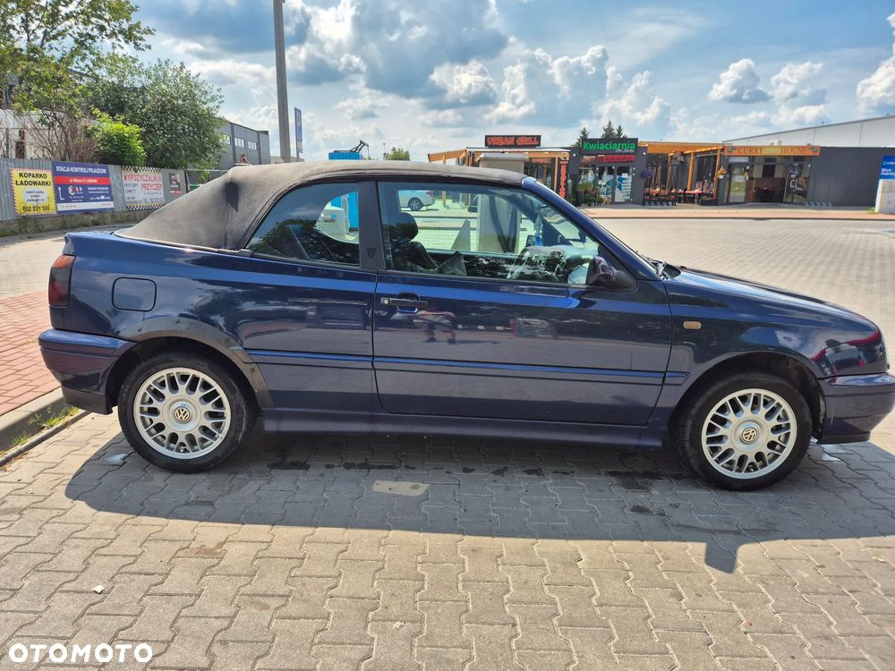 Volkswagen Golf 1.8 GL - 10