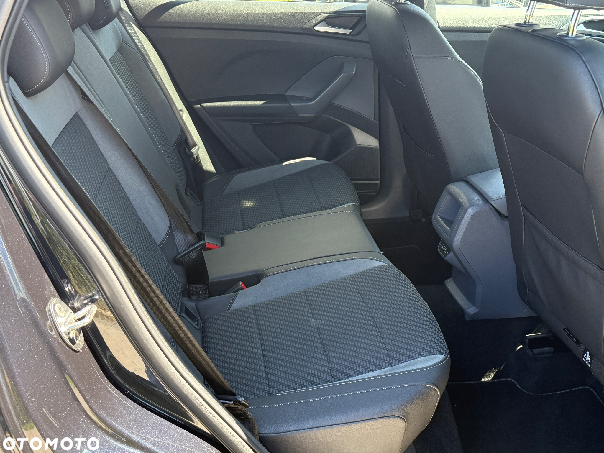 Volkswagen T-Cross 1.6 TDI SCR DSG UNITED - 9