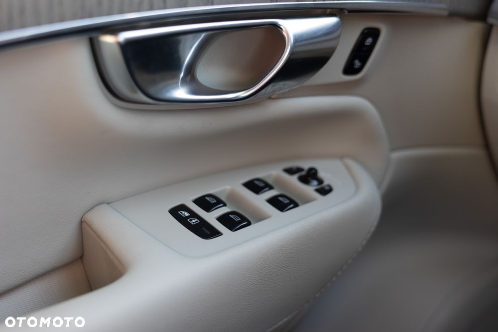 Volvo XC 90 B5 B AWD Ultra Bright - 15