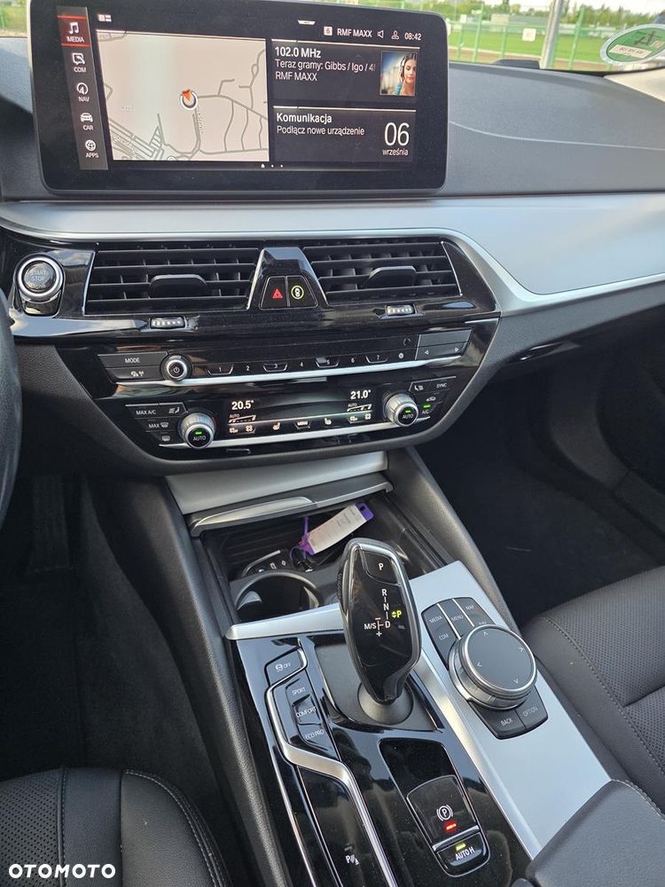 BMW Seria 5 520d xDrive mHEV - 18