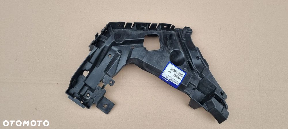 VOLVO XC40 2017- ślizg prawy zderzak tył oryginał - 1