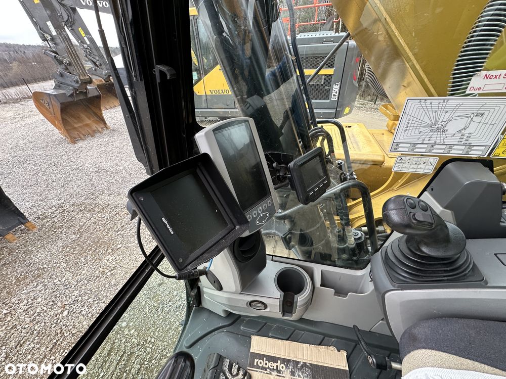 Caterpillar 320 FL tok 2017 kamery 360 stan wzorowy klepka 700mm koparka gąsienicowa 22 tony 122kW - 6