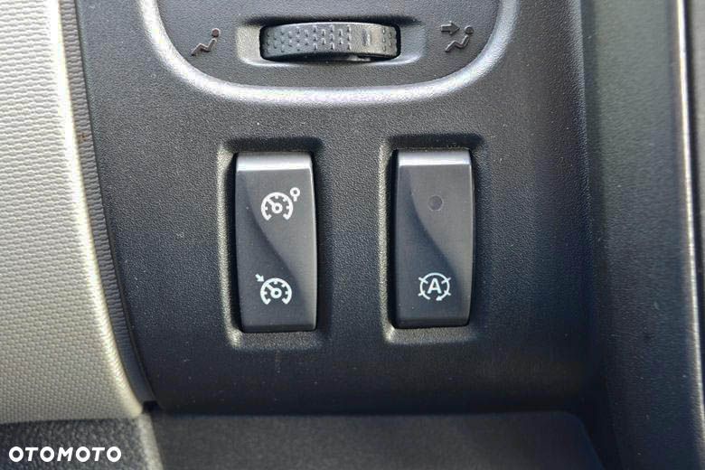 Renault Trafic Grand 1.6 dCi - 19