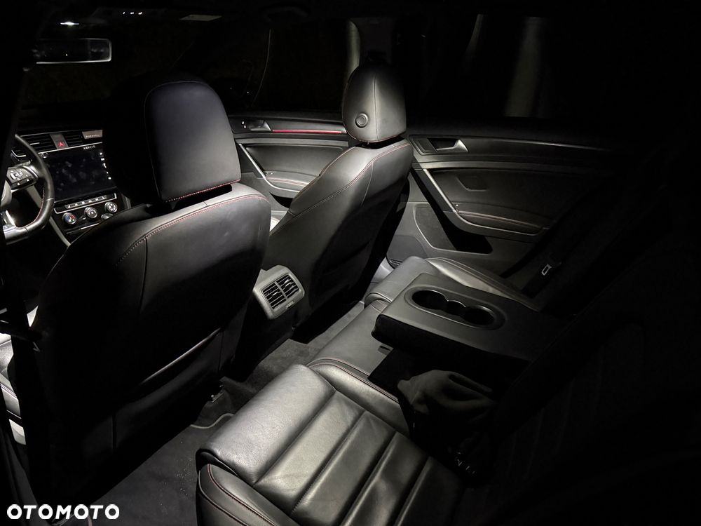 Volkswagen Golf GTI 2.0 TSI OPF DSG Performance - 4