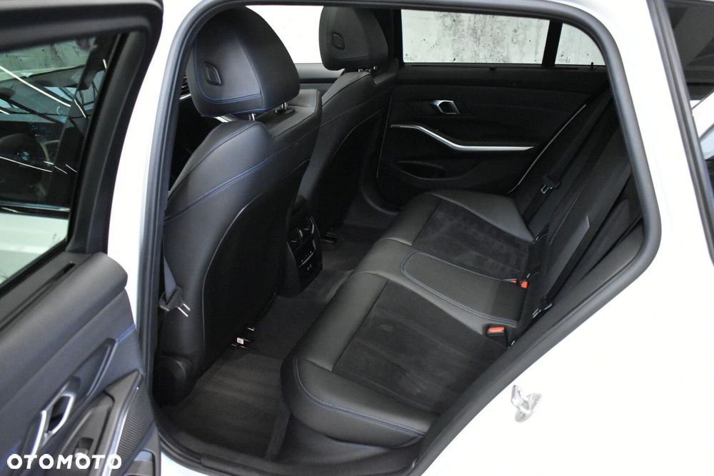 BMW Seria 3 - 25