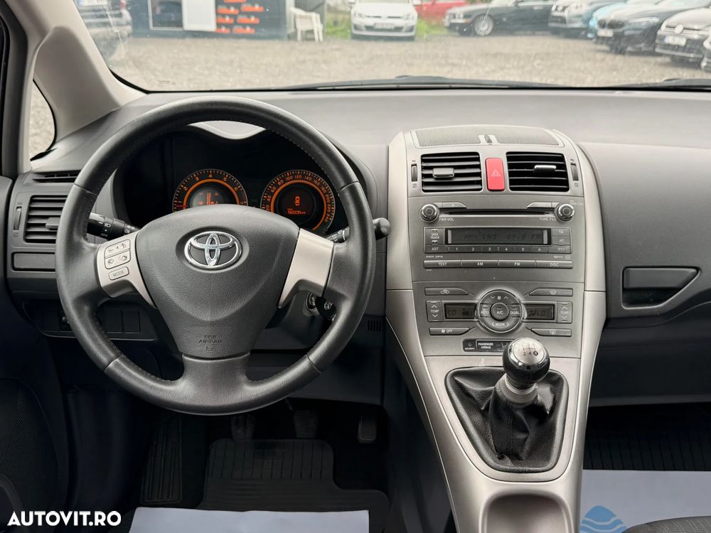 Toyota Auris 1.4 Luna Plus - 8