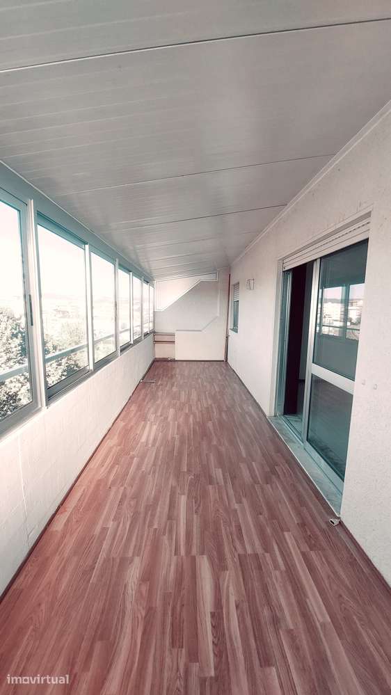 Apartamento T2 - Junto Av. Sá Carneiro, Feira -s/ garagem - Grande imagem: 4/22