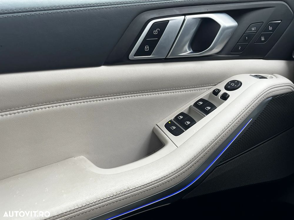 BMW X5 M M50i - 22