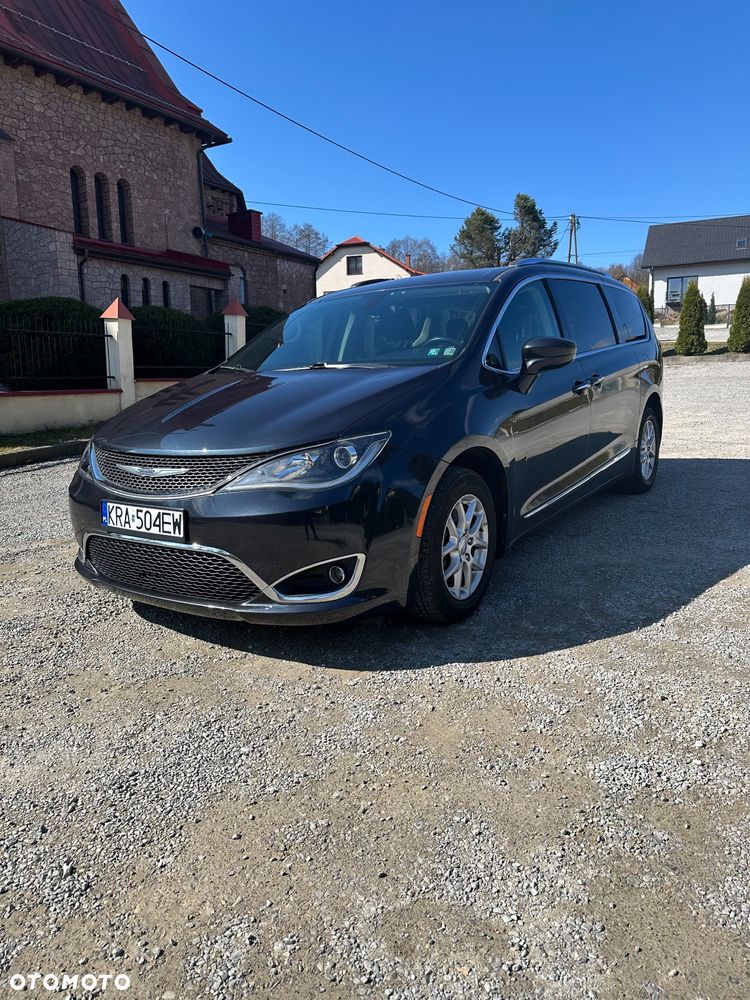 Chrysler Pacifica - 9