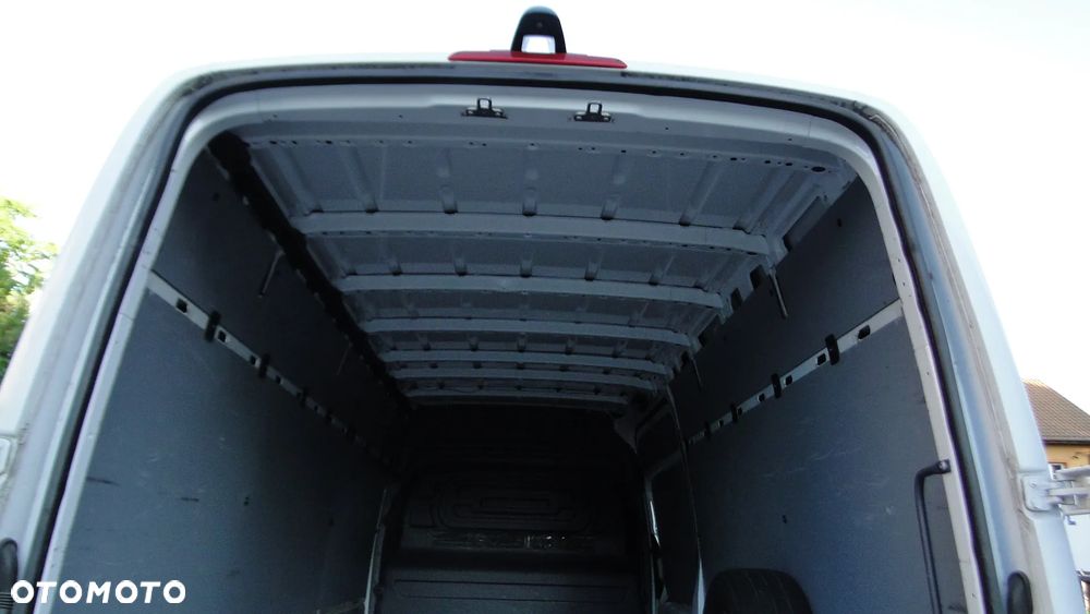 Mercedes-Benz SPRINTER - 11