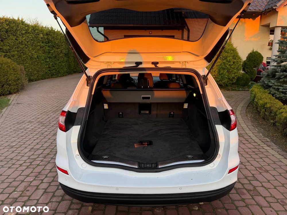 Ford Mondeo 2.0 TDCi Ambiente - 33