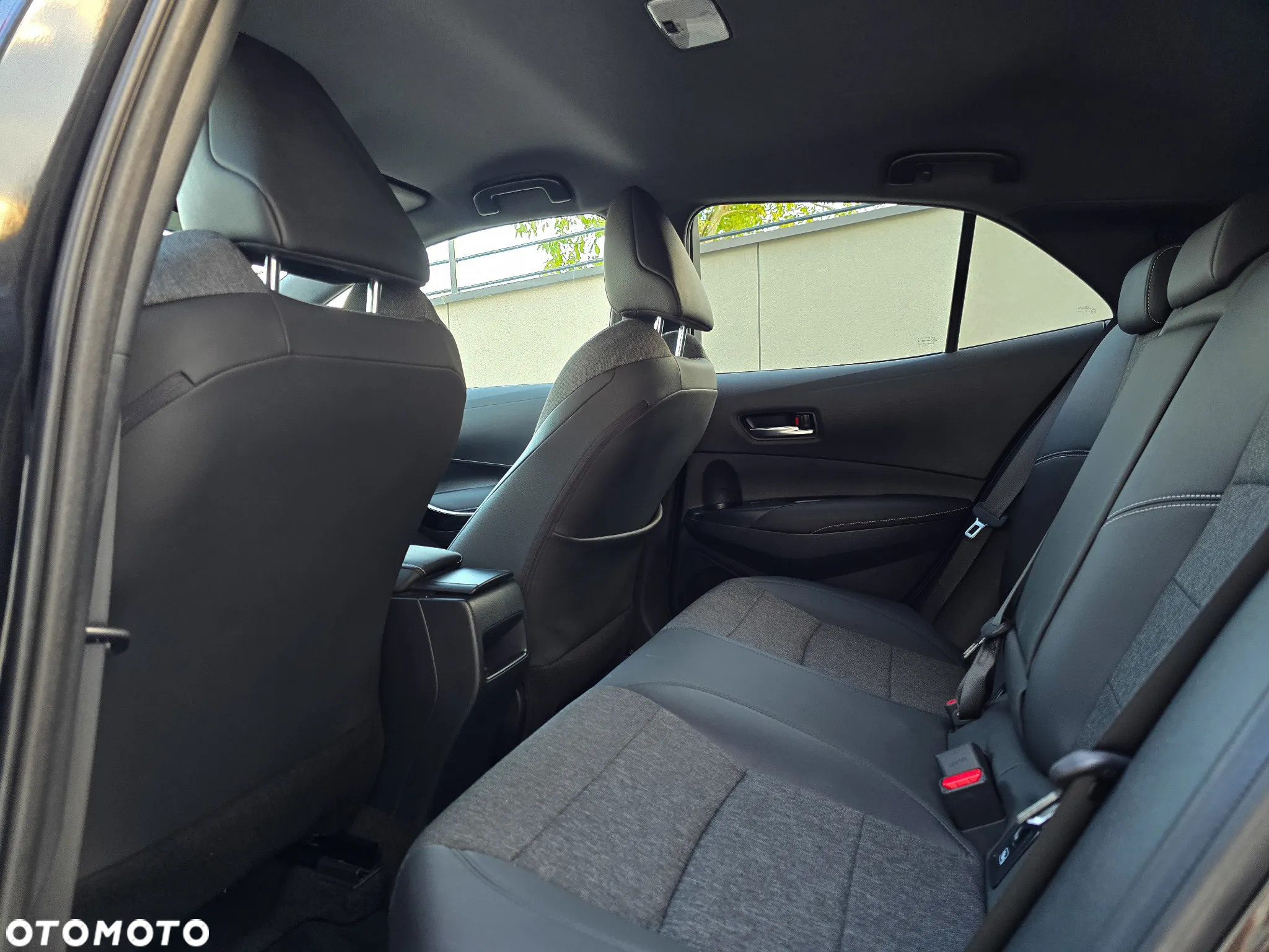 Toyota Corolla 1.8 Hybrid Executive - 33