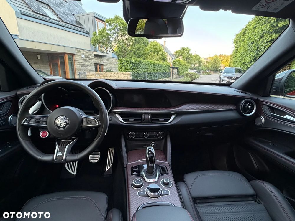 Alfa Romeo Stelvio - 13