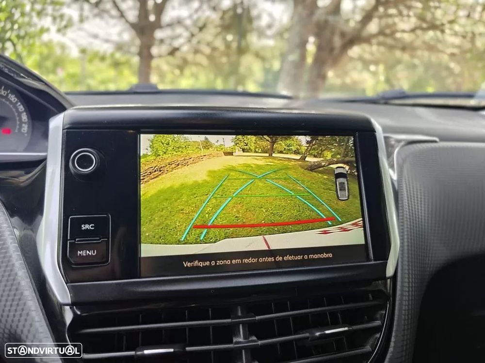Peugeot 2008 1.2 PureTech Style — fotografia 34
