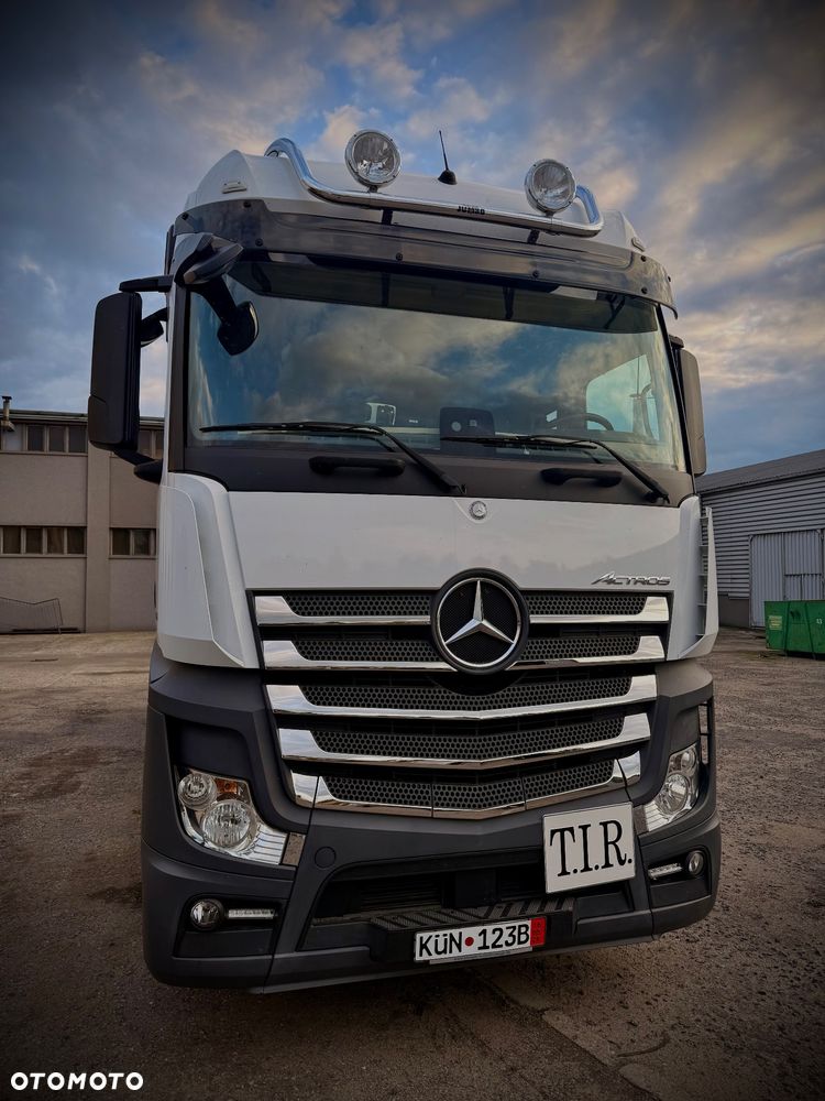 Mercedes-Benz Actros - 3
