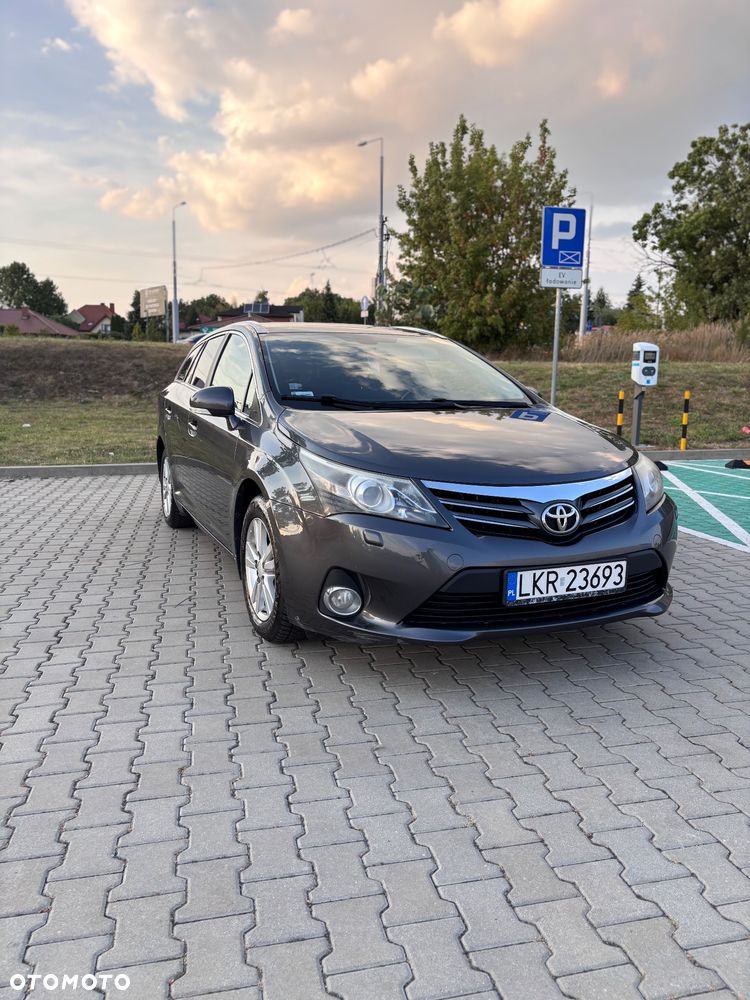 Toyota Avensis 2.0 D-4D Sol - 9