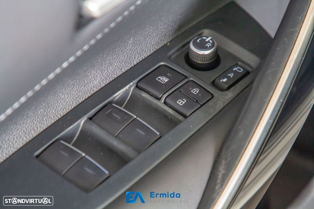 Toyota Corolla Touring Sports - 35