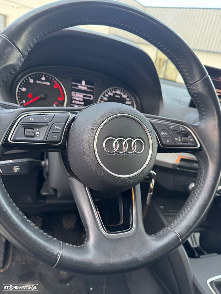 Audi Q2 1.6 TDI Design - 9