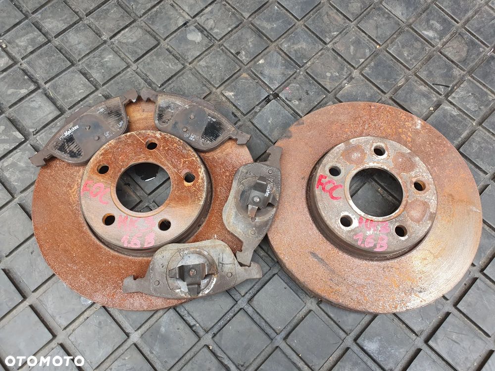 TARCZE HAMULCOWE PRZEDNIE PRZÓD + KLOCKI FORD FOCUS MK3 1.6  BENZYNA - 1
