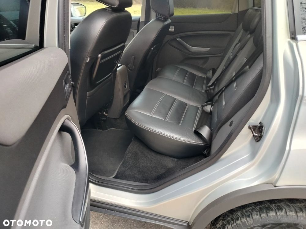 Ford Kuga 2.0 TDCi 2x4 Titanium - 20