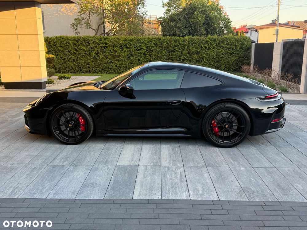 Porsche 911 Carrera T-Hybrid 4 GTS - 8