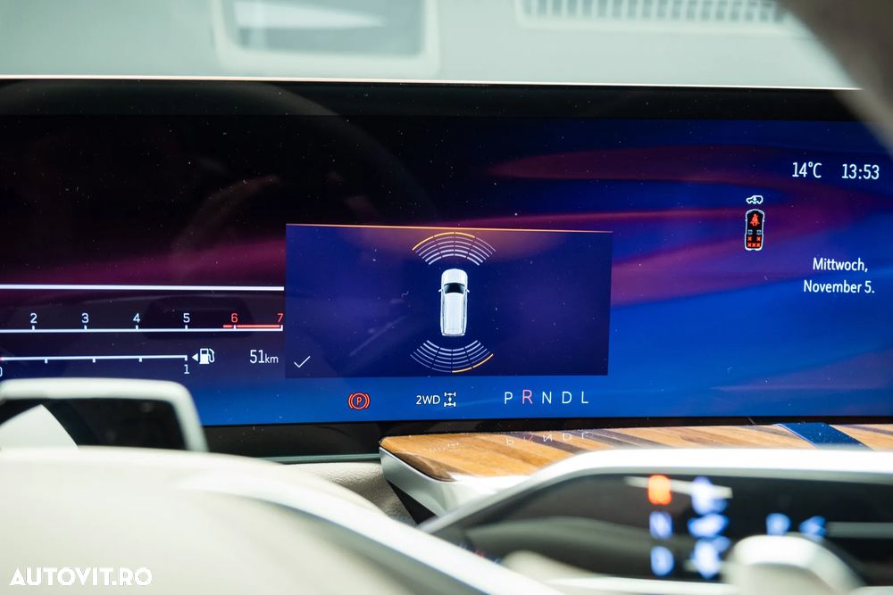 Cadillac Escalade - 26